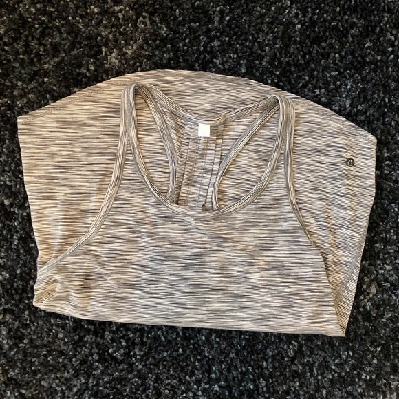 Lululemon Yogi Everyday Tank sz 8 - Picture 2 of 7